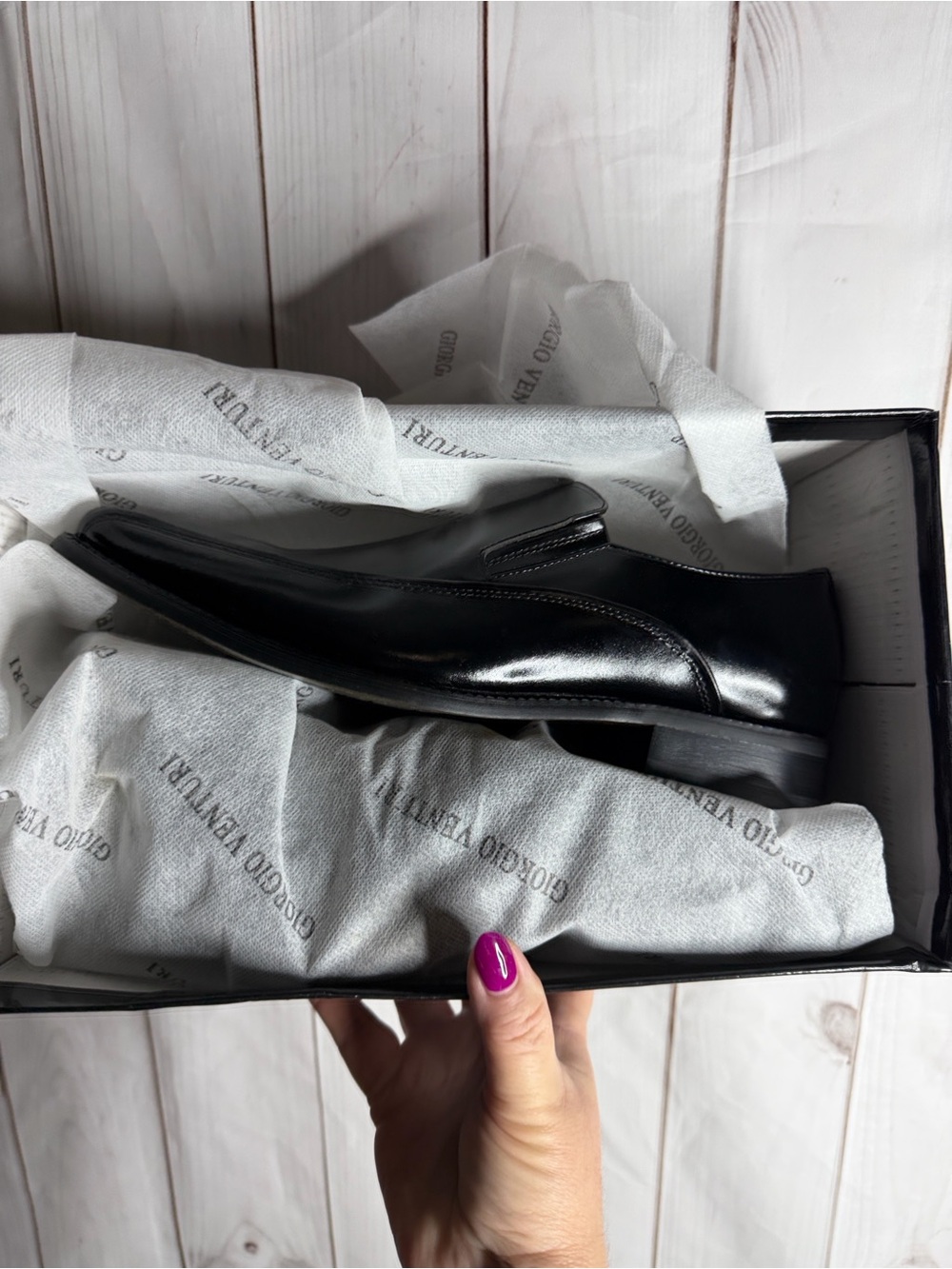 Men's Black Leather Slip-On Loafers 8.5 in box